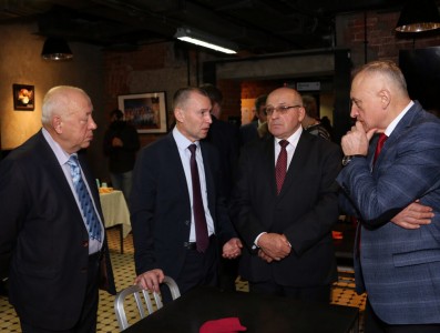 Валерий Кузовлев с коллегами-уполномоченными посетил выставку, посвященную памяти жертв ГУЛАГа
