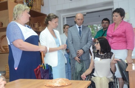 Детский омбудсмен Анна Кузнецова в Центре реабилитации инвалидов и пожилых людей «Сосновый бор»