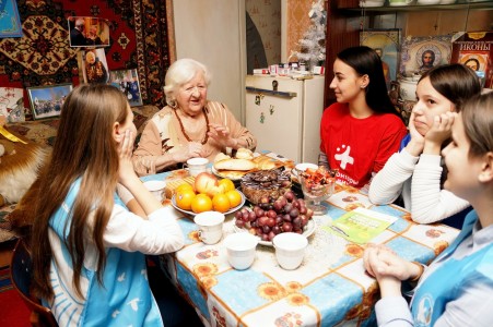 «Цифру» для бабушки настраивают липецкие волонтеры