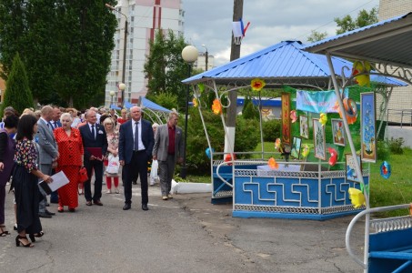 Сотрудников и подопечных учреждения соцзащиты поздравила Уполномоченный по правам человека в Липецкой области Ираида Тихонова