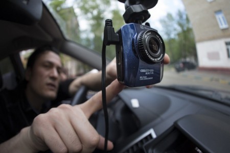 ГИБДД России: водителям можно пользоваться видеокамерами при разговоре с автоинспекторами