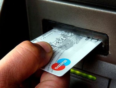 Банки могут обязать уведомлять клиентов о задолженности по кредитным картам