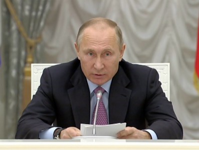 Владимир Путин объявил о новых мерах поддержки семей
